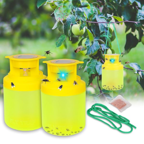 Outdoor fly trap, reusable, powered by solar energy